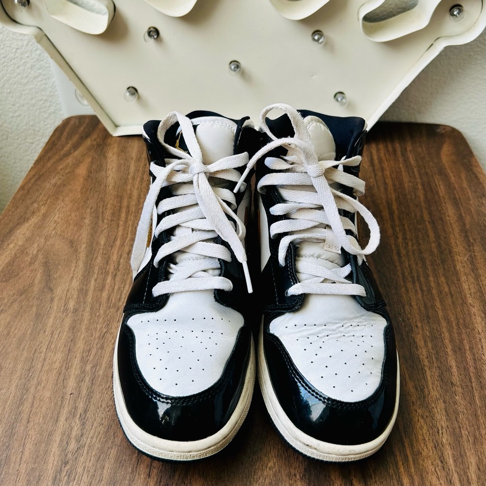 JORDAN 1 MID PATENT SE GS 'BLACK GOLD